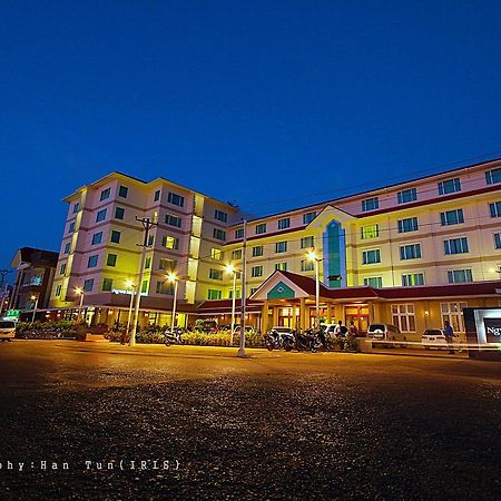 Ngwe Moe Hotel Моламяйн Екстериор снимка