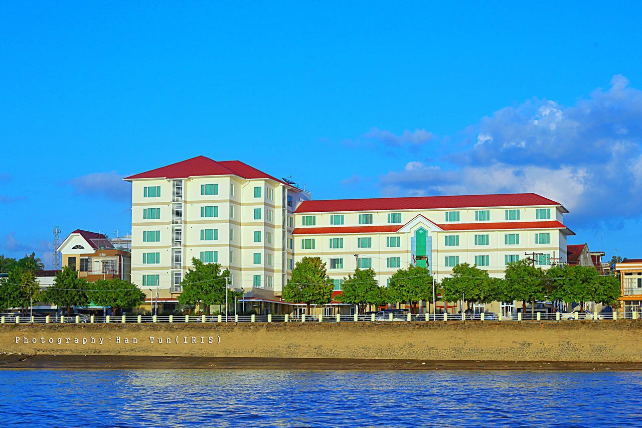 Ngwe Moe Hotel Моламяйн Екстериор снимка
