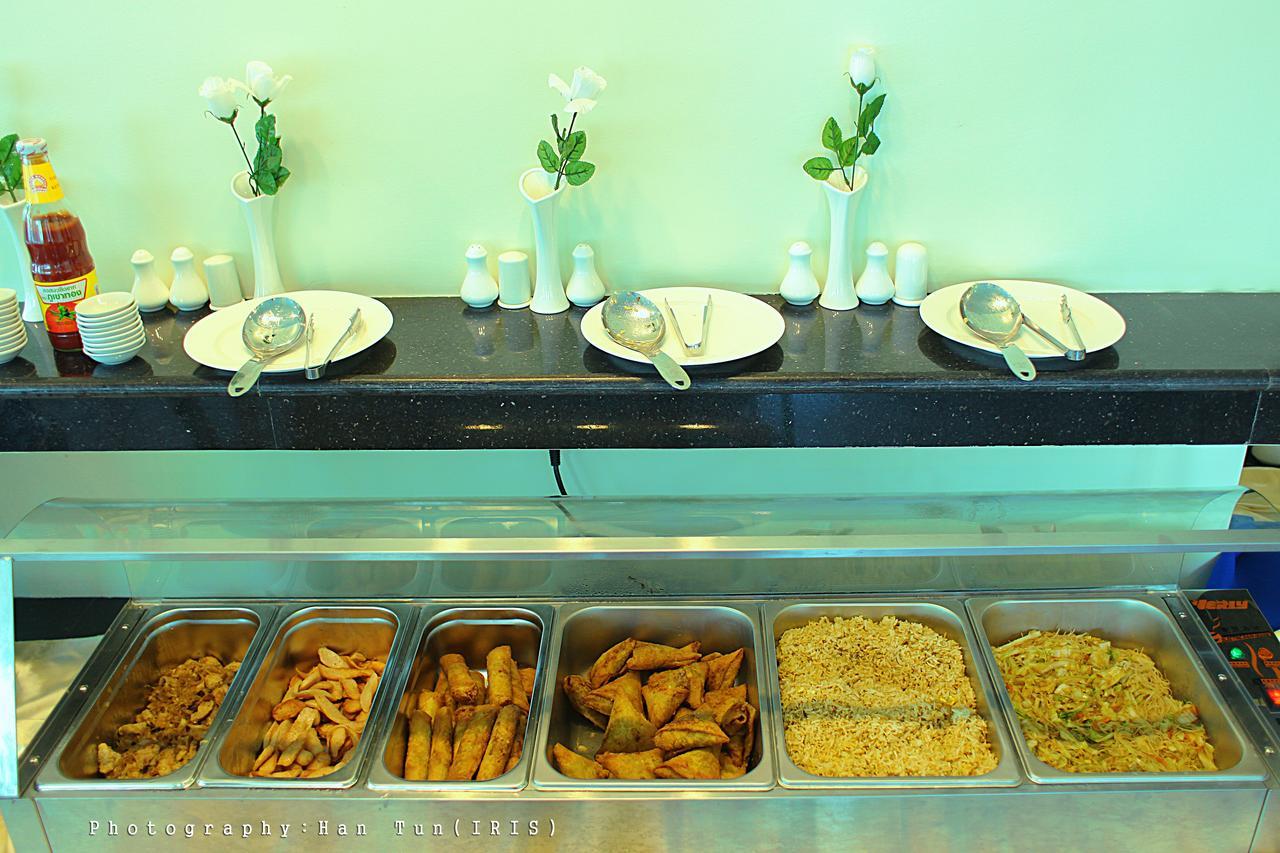 Ngwe Moe Hotel Моламяйн Екстериор снимка