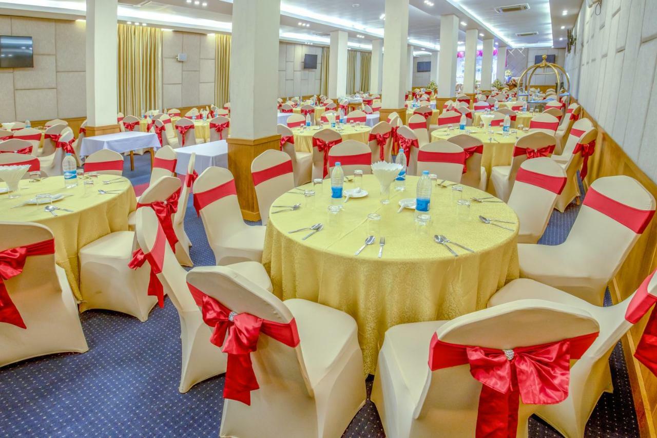 Ngwe Moe Hotel Моламяйн Екстериор снимка
