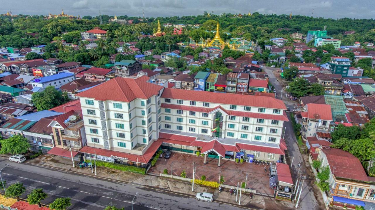 Ngwe Moe Hotel Моламяйн Екстериор снимка