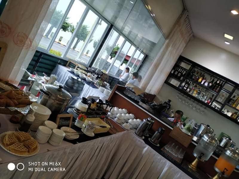 Ngwe Moe Hotel Моламяйн Екстериор снимка
